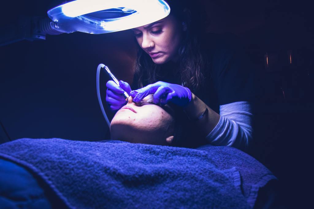 Microdermabrasion (professional)